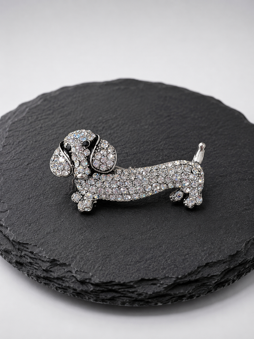 🐶 Broche Teckel Élégance ✨