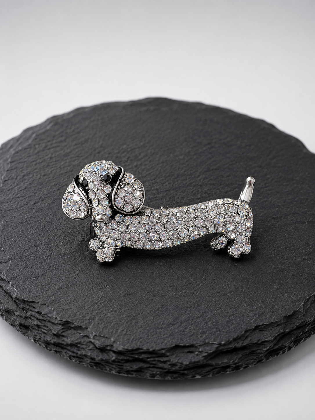 🐶 Broche Teckel Élégance ✨