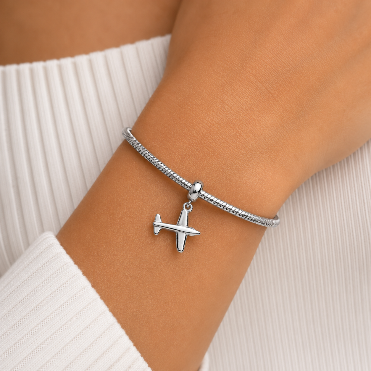 Airplane charm