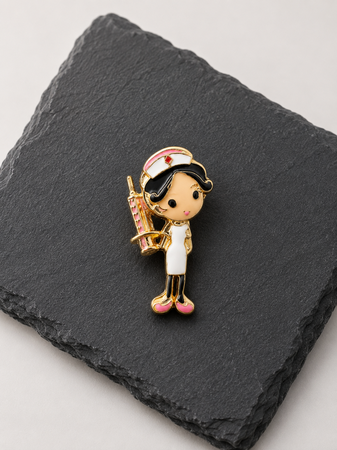 Broche Infirmière Élégance