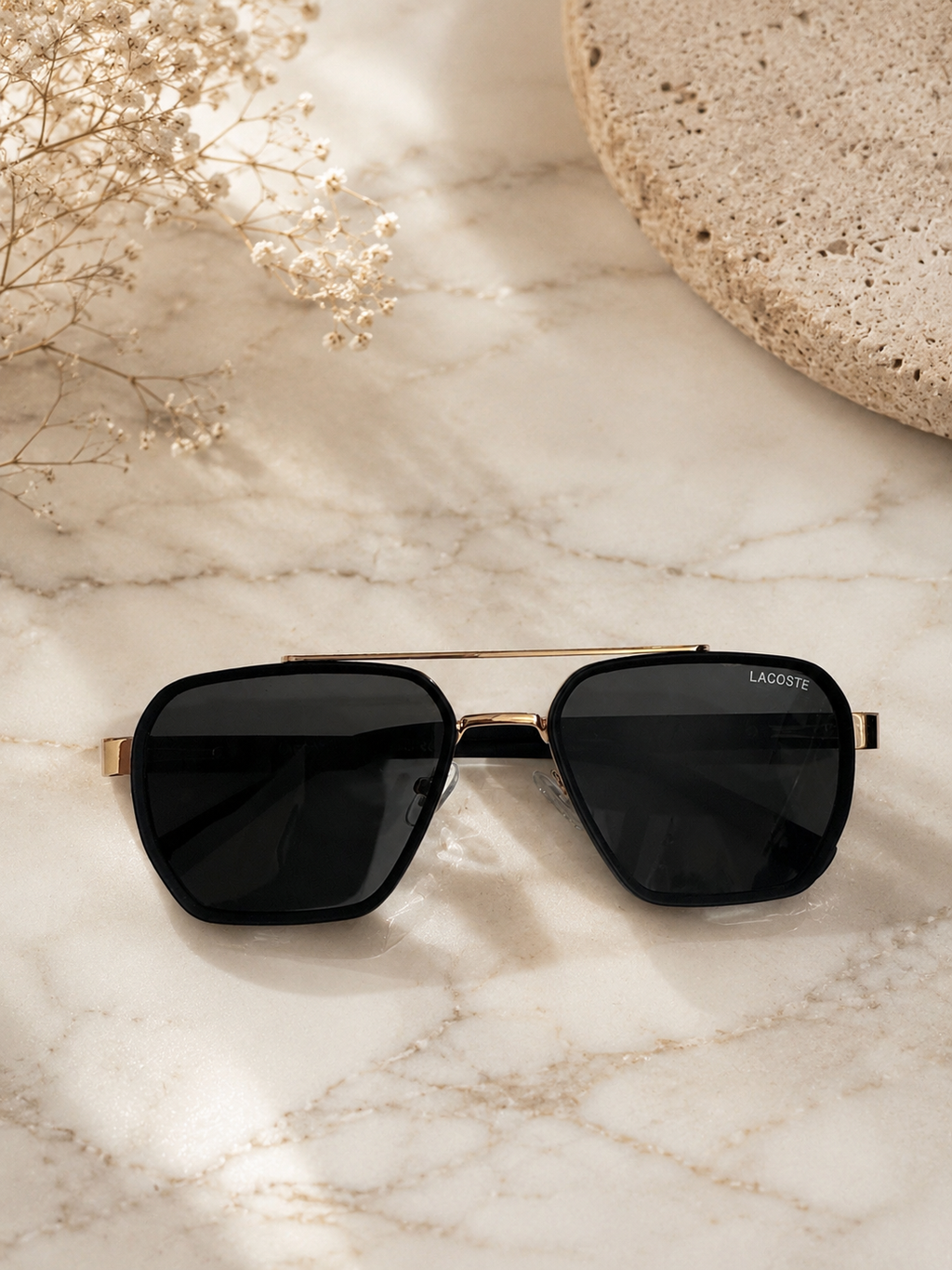 Lunettes de Soleil Lacoste Signature Noir & Or