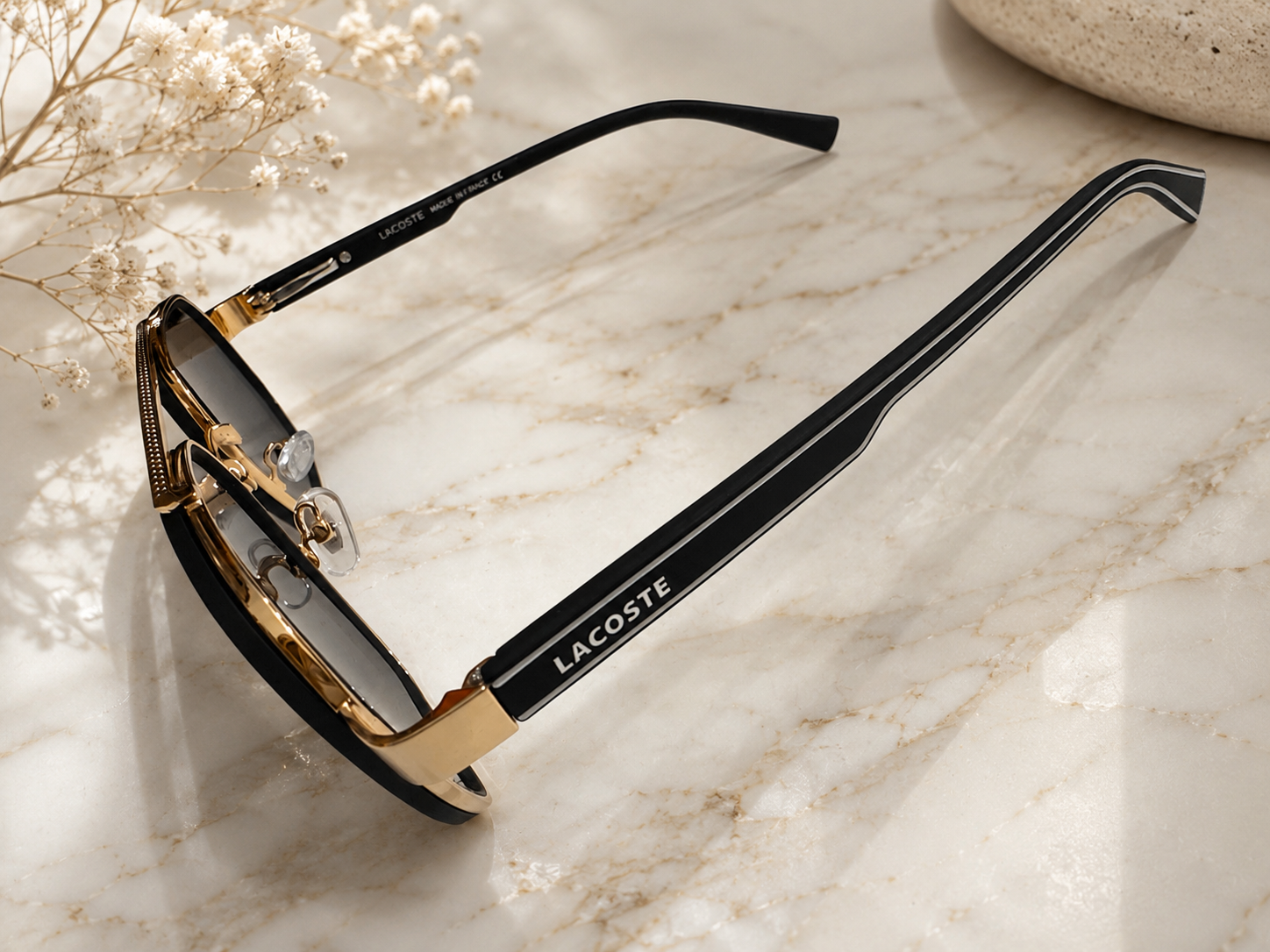 Lunettes de Soleil Lacoste Signature Noir & Or
