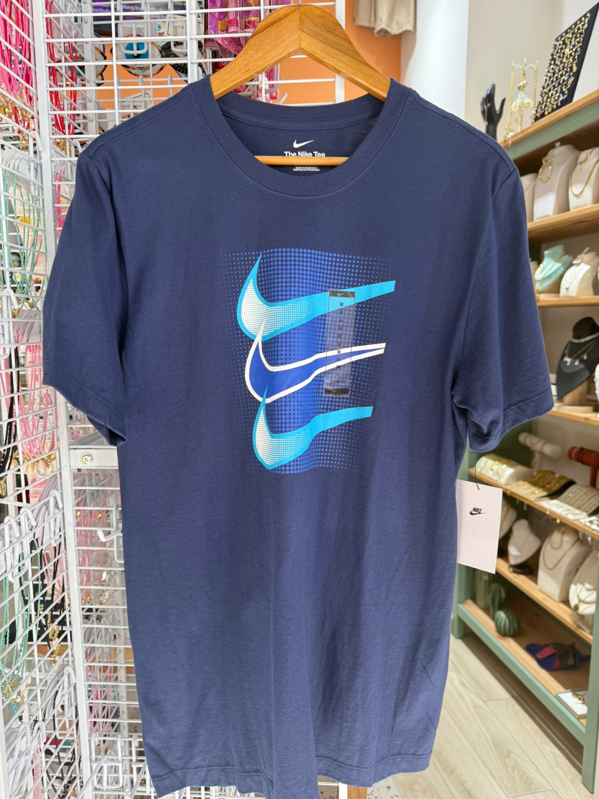 NIKE SWOOSH TEE