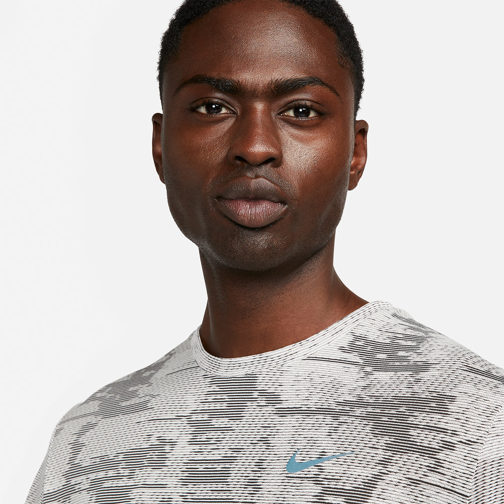 Nike T-Shirt Phantom Dri-FIT ADV Run Division Men's Running